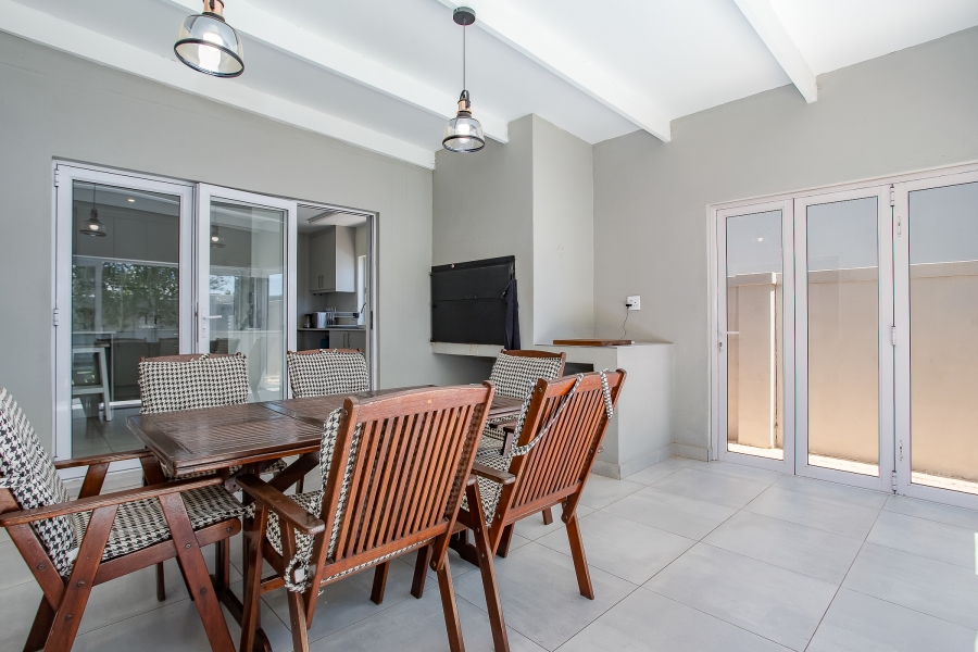 3 Bedroom Property for Sale in Mountain Crest Private Estate Western Cape